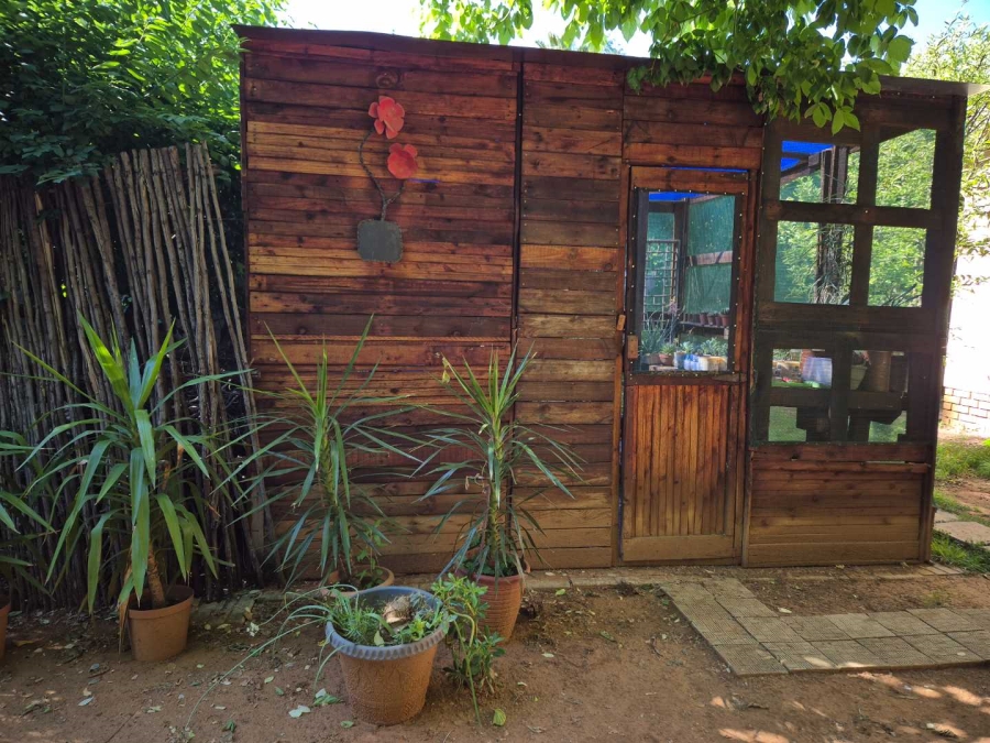 4 Bedroom Property for Sale in Langenhovenpark Free State